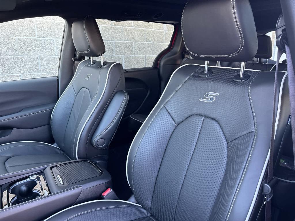 new 2026 Chrysler Pacifica car, priced at $49,660