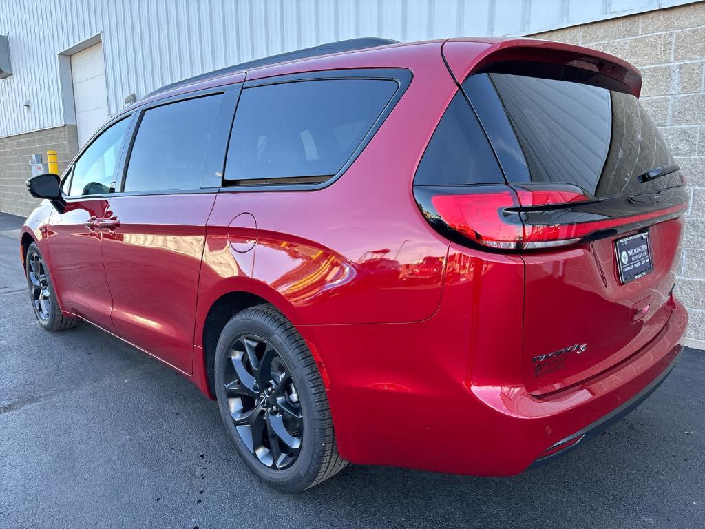 new 2026 Chrysler Pacifica car, priced at $49,660