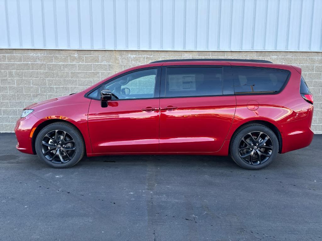 new 2026 Chrysler Pacifica car, priced at $49,660