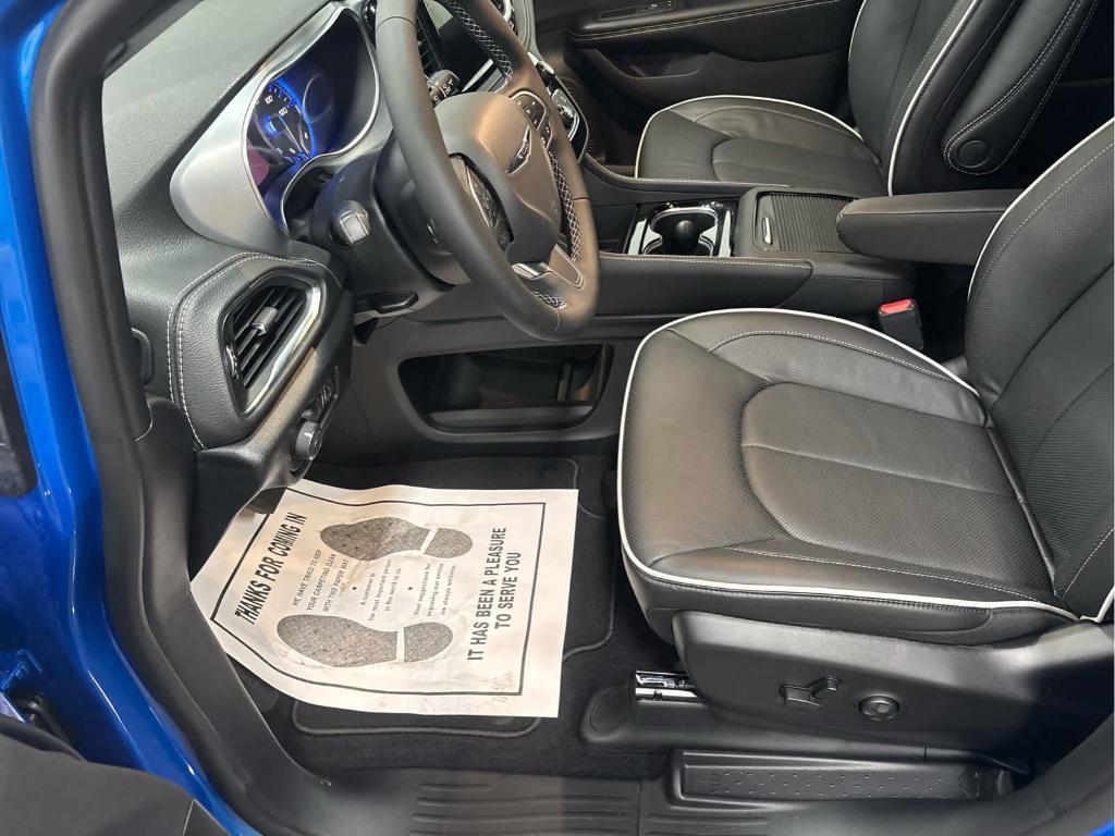 new 2026 Chrysler Pacifica car, priced at $51,037