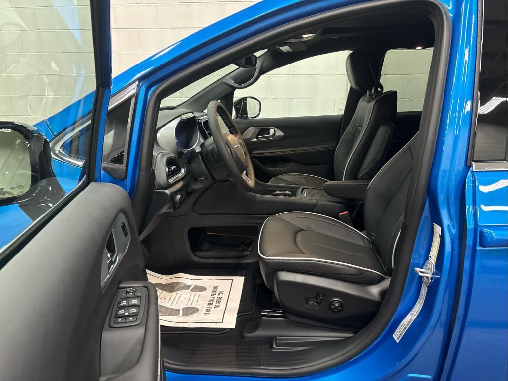 new 2026 Chrysler Pacifica car, priced at $51,037