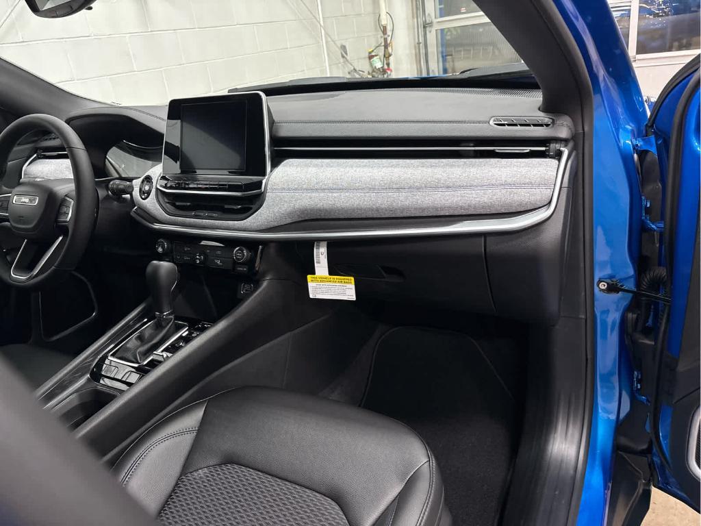 new 2025 Jeep Compass car, priced at $29,513