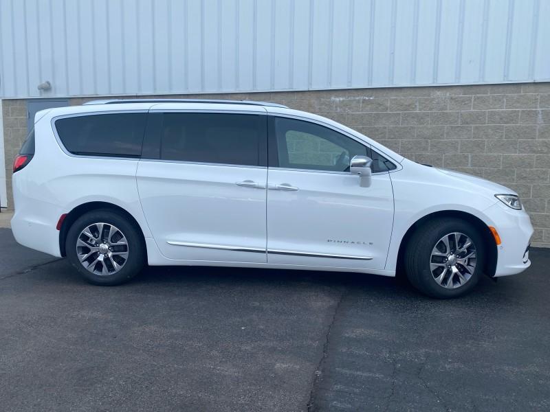 new 2024 Chrysler Pacifica Hybrid car, priced at $50,489