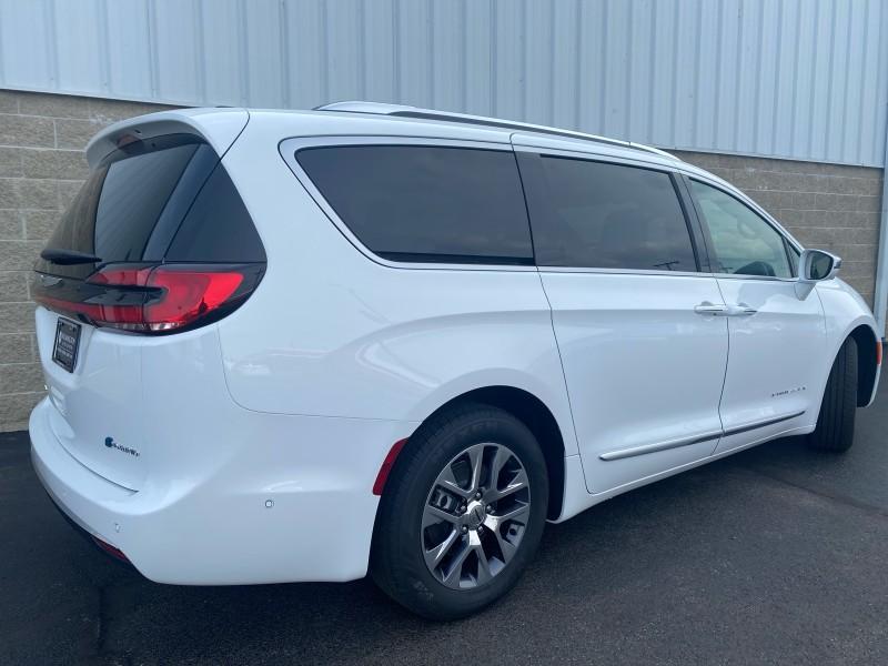 new 2024 Chrysler Pacifica Hybrid car, priced at $50,489