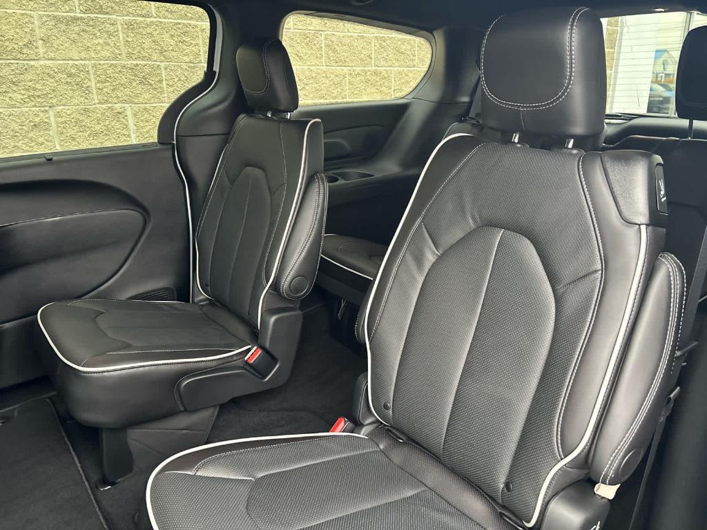 new 2026 Chrysler Pacifica car, priced at $51,589