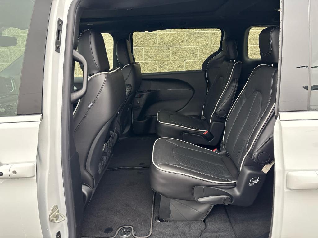 new 2026 Chrysler Pacifica car, priced at $51,589