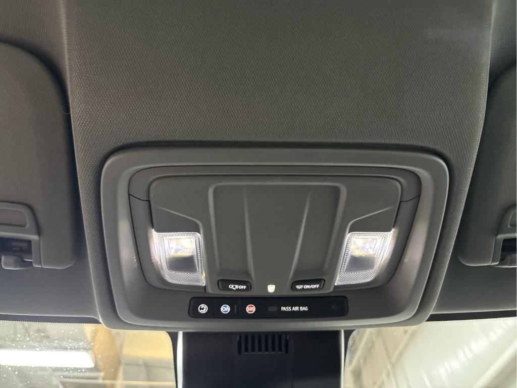used 2024 Chevrolet Silverado 1500 car, priced at $33,948