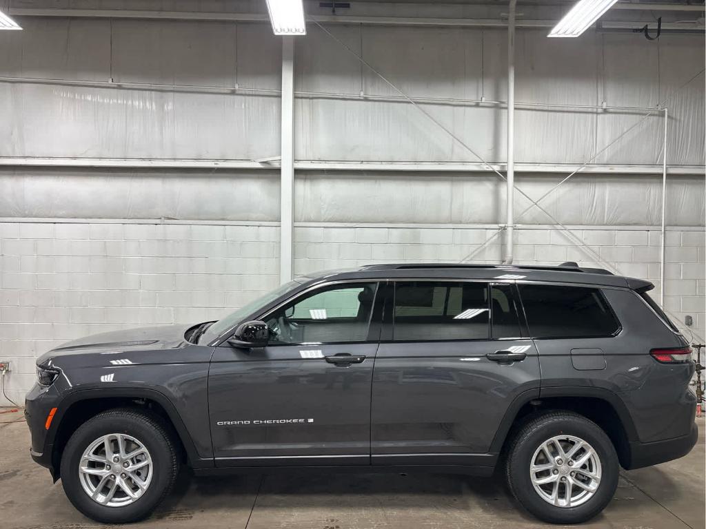 new 2025 Jeep Grand Cherokee L car, priced at $42,029