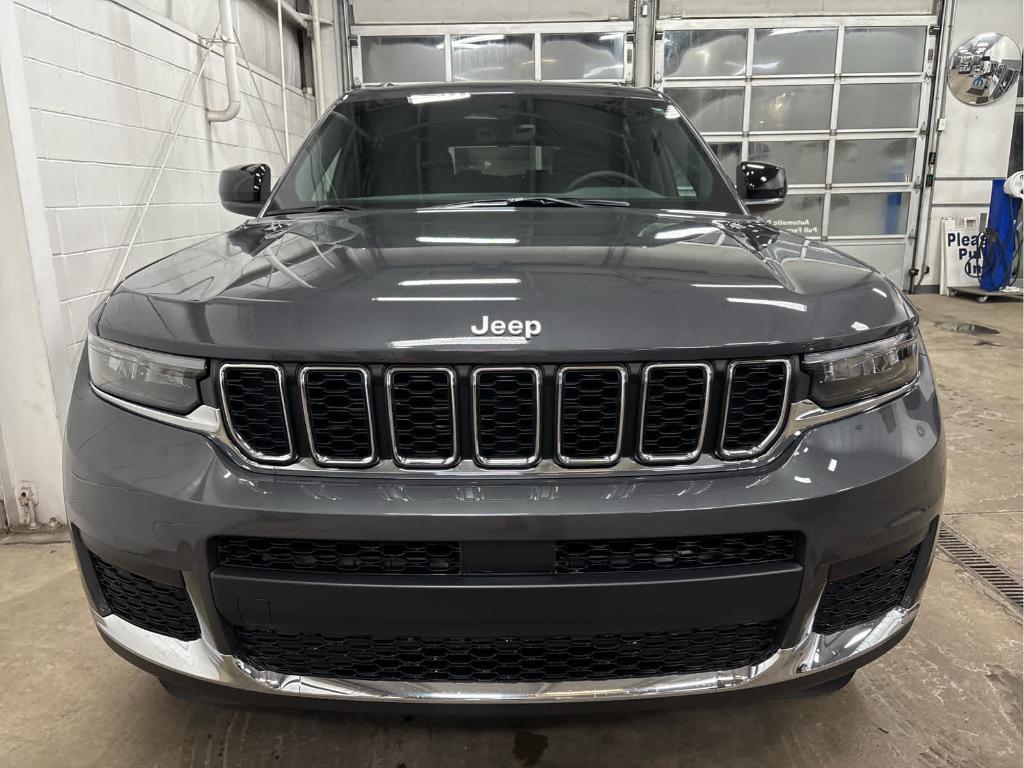 new 2025 Jeep Grand Cherokee L car, priced at $42,029