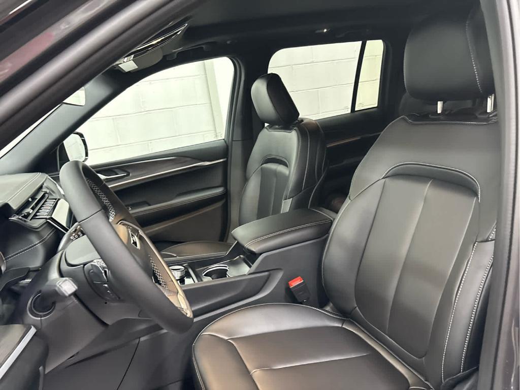 new 2025 Jeep Grand Cherokee car, priced at $51,485