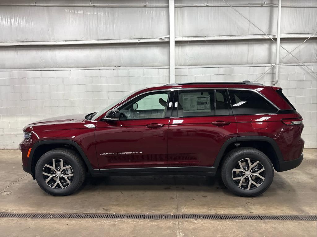 new 2025 Jeep Grand Cherokee car, priced at $47,748