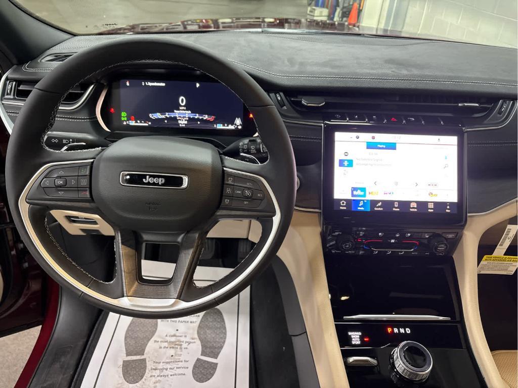 new 2025 Jeep Grand Cherokee car, priced at $47,748