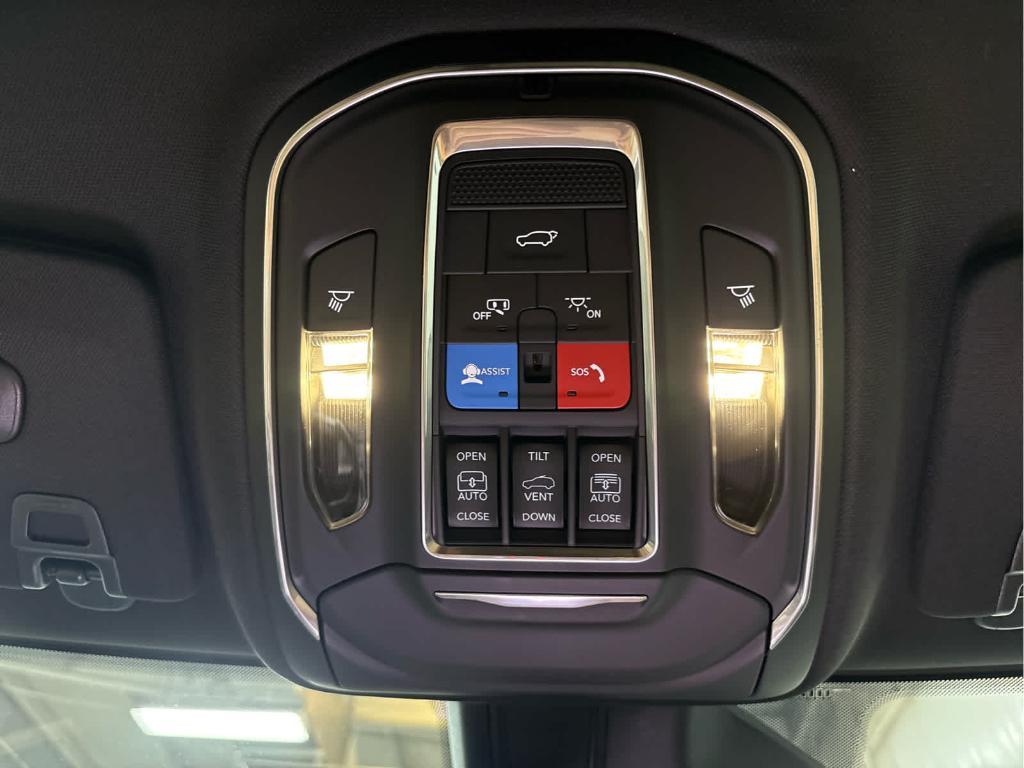 new 2025 Jeep Grand Cherokee car, priced at $47,748