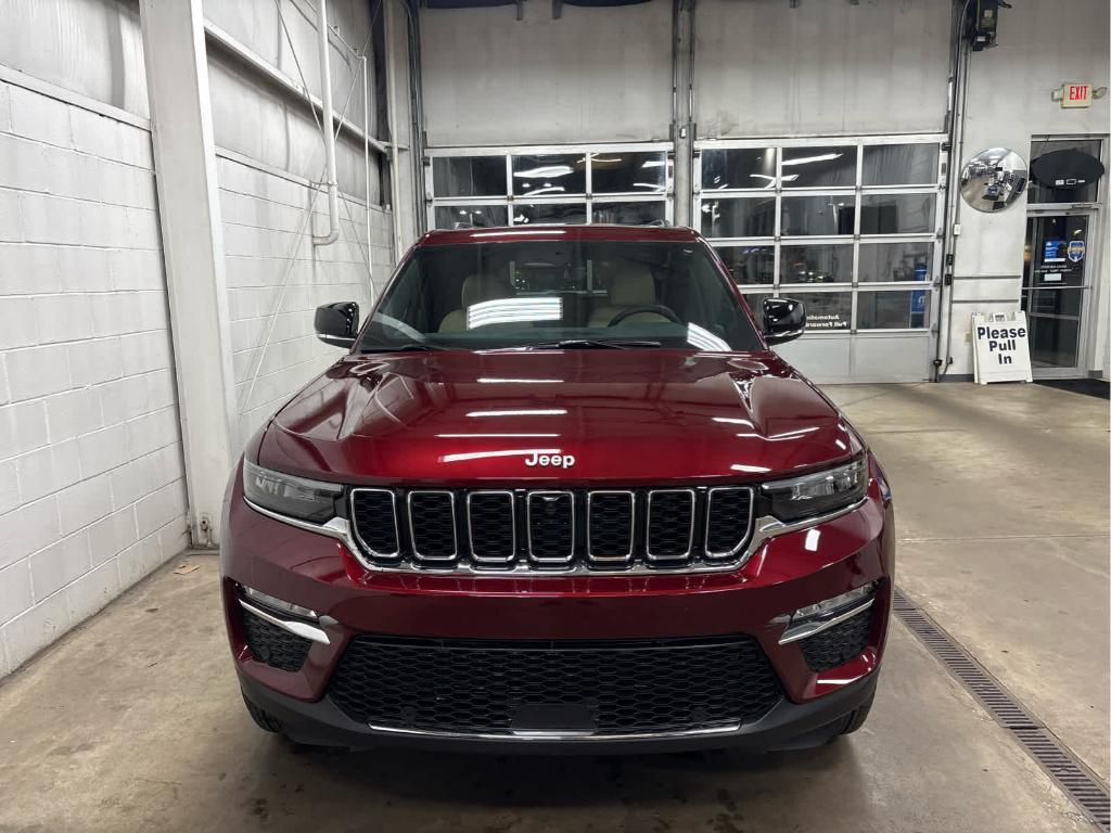 new 2025 Jeep Grand Cherokee car, priced at $47,748