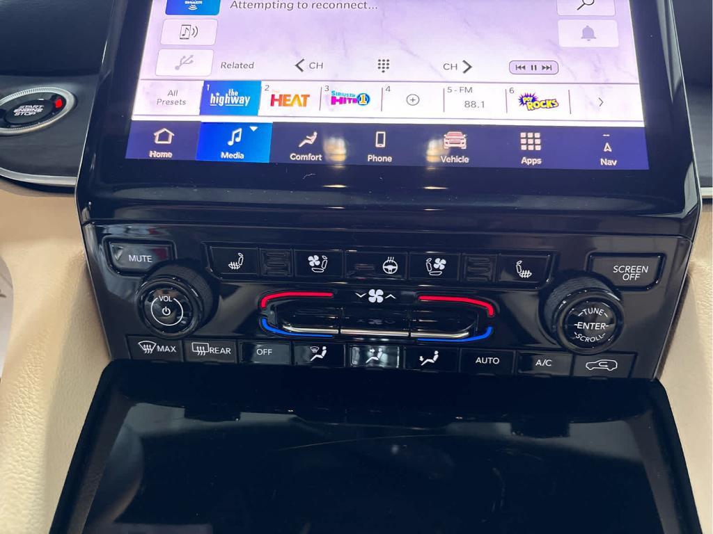 new 2025 Jeep Grand Cherokee car, priced at $47,748