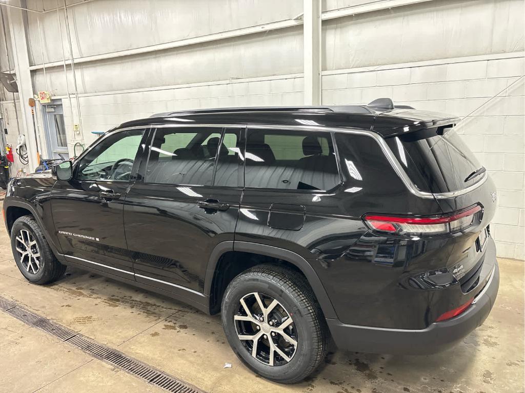 new 2025 Jeep Grand Cherokee L car, priced at $53,330