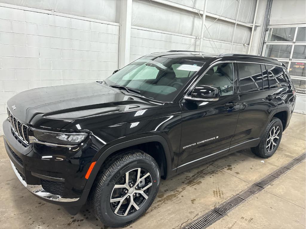 new 2025 Jeep Grand Cherokee L car, priced at $53,330