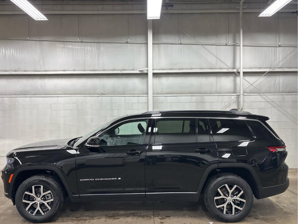 new 2025 Jeep Grand Cherokee L car, priced at $53,330