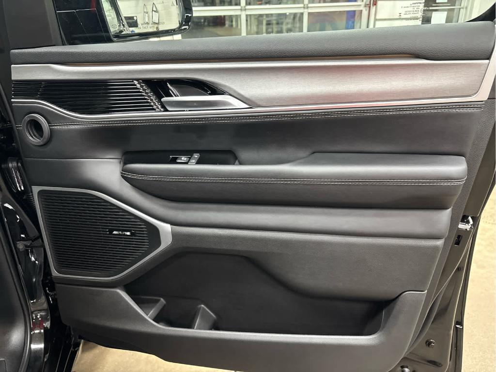 new 2025 Jeep Wagoneer car, priced at $74,061