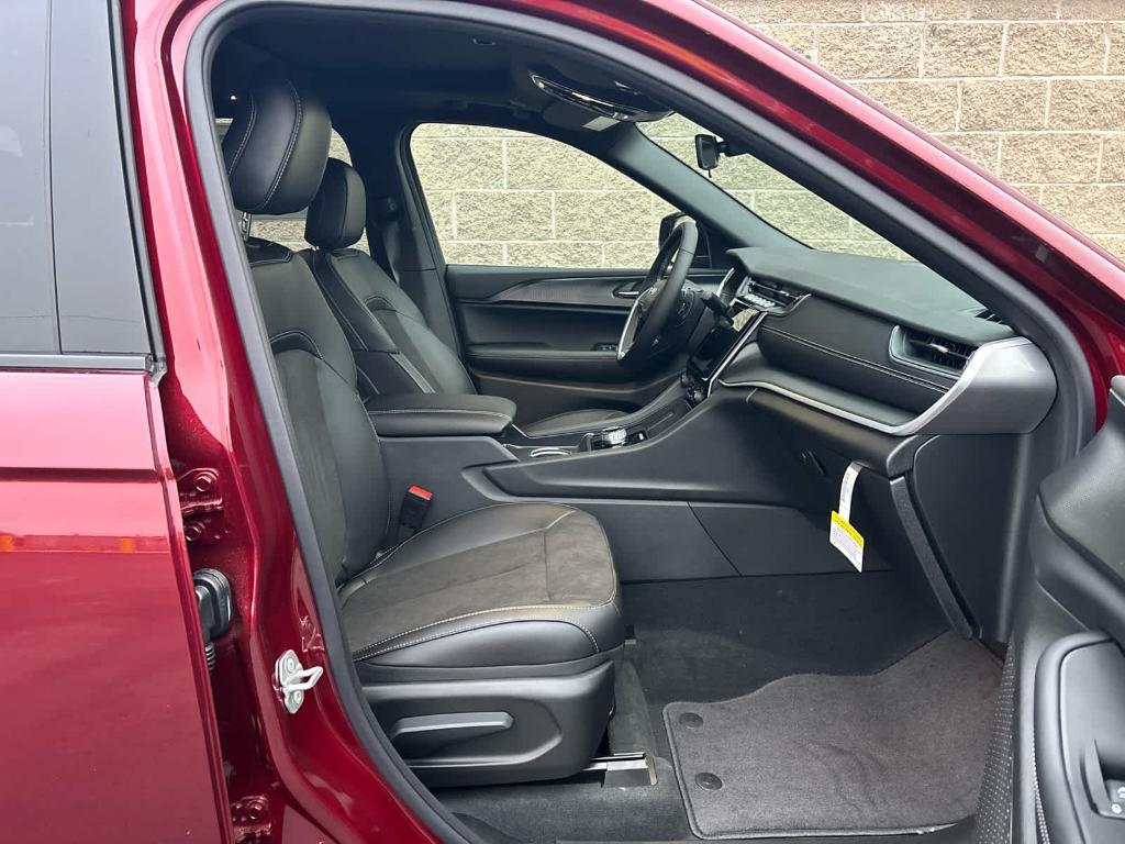 new 2025 Jeep Grand Cherokee car, priced at $39,458