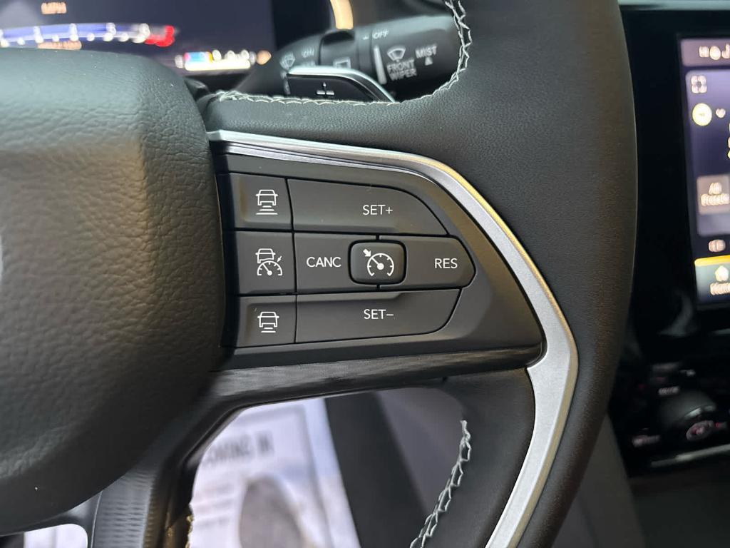 new 2025 Jeep Grand Cherokee car, priced at $39,458