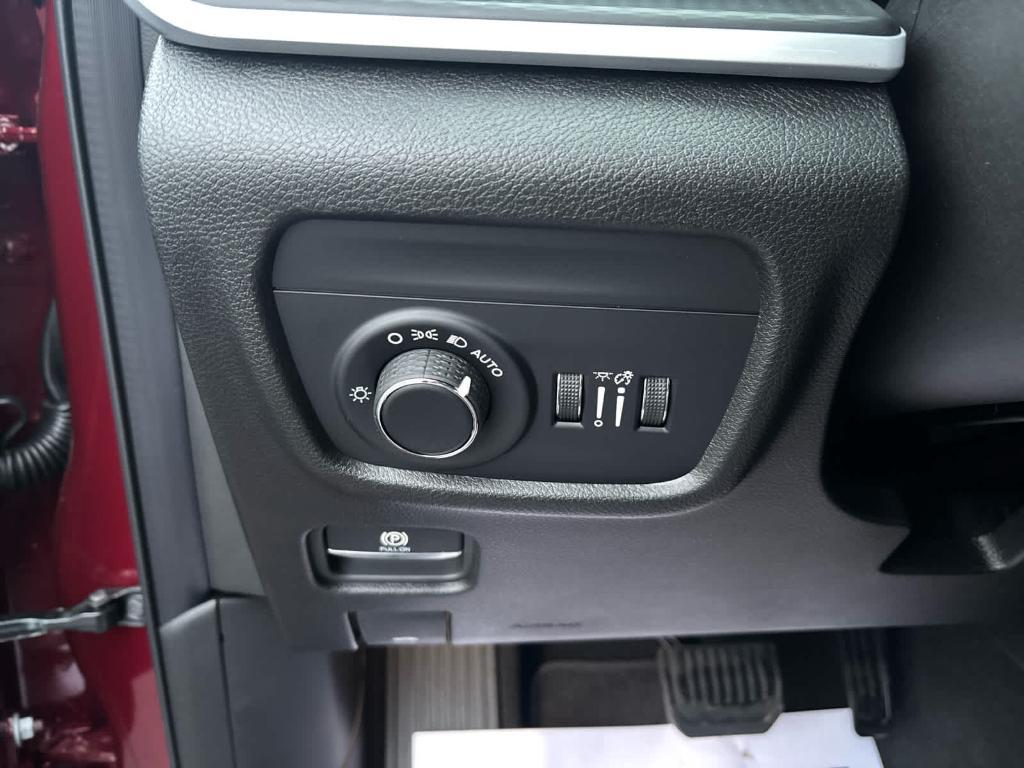 new 2025 Jeep Grand Cherokee car, priced at $39,458