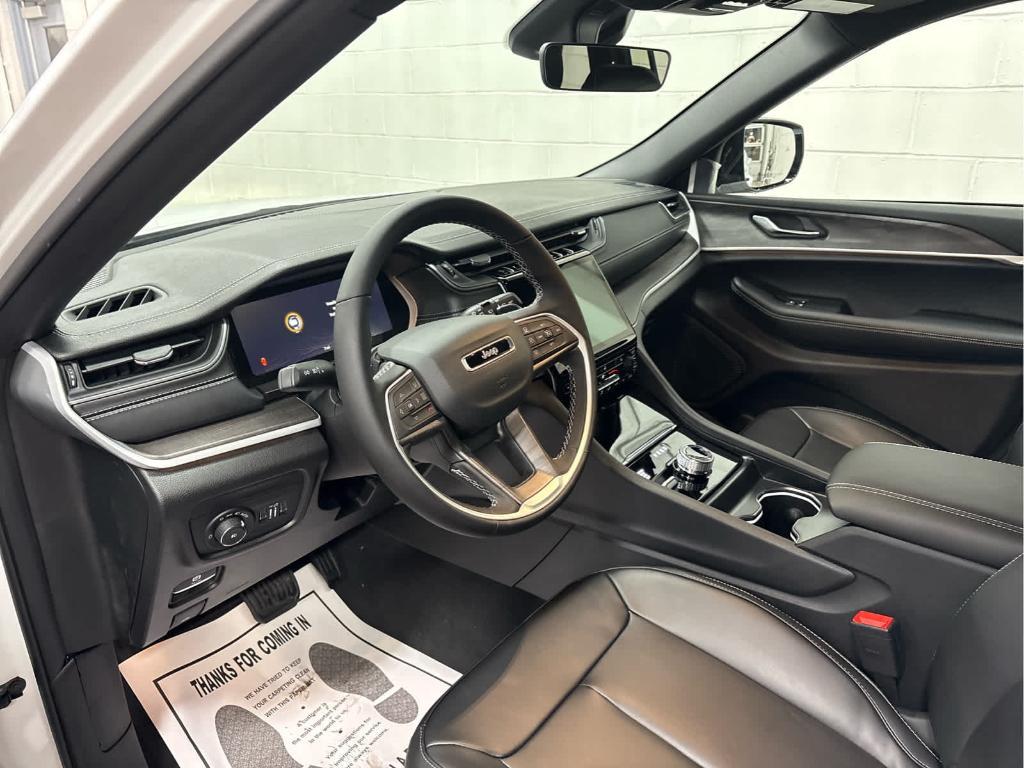 new 2025 Jeep Grand Cherokee car, priced at $47,165