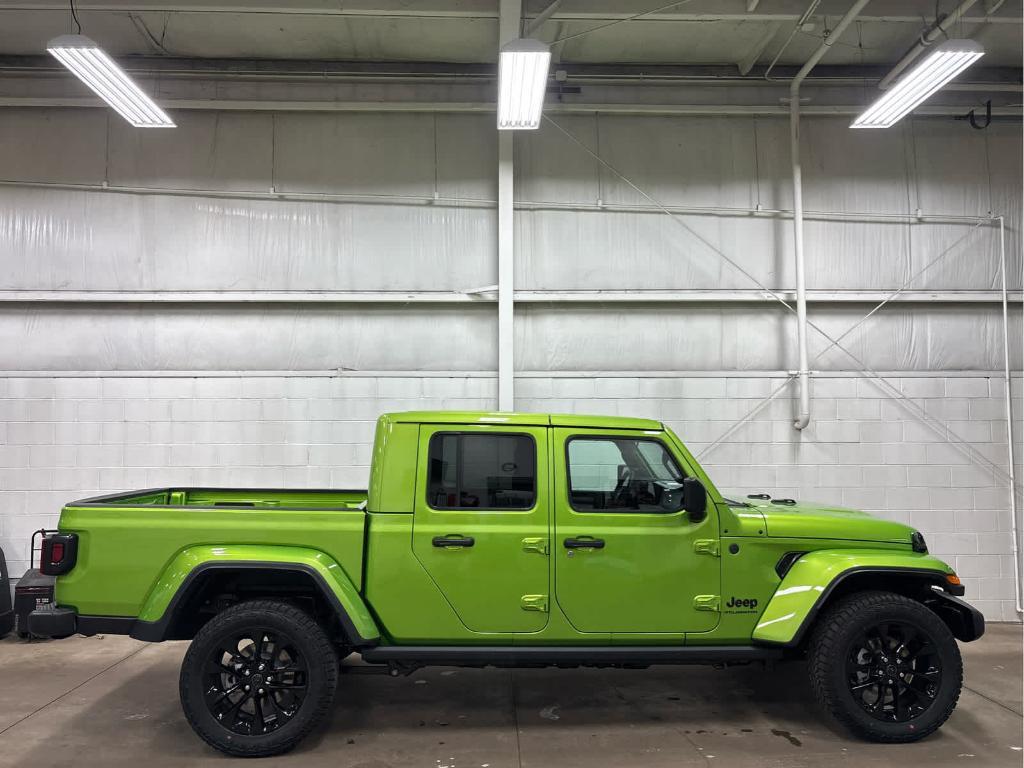 new 2025 Jeep Gladiator car, priced at $41,948