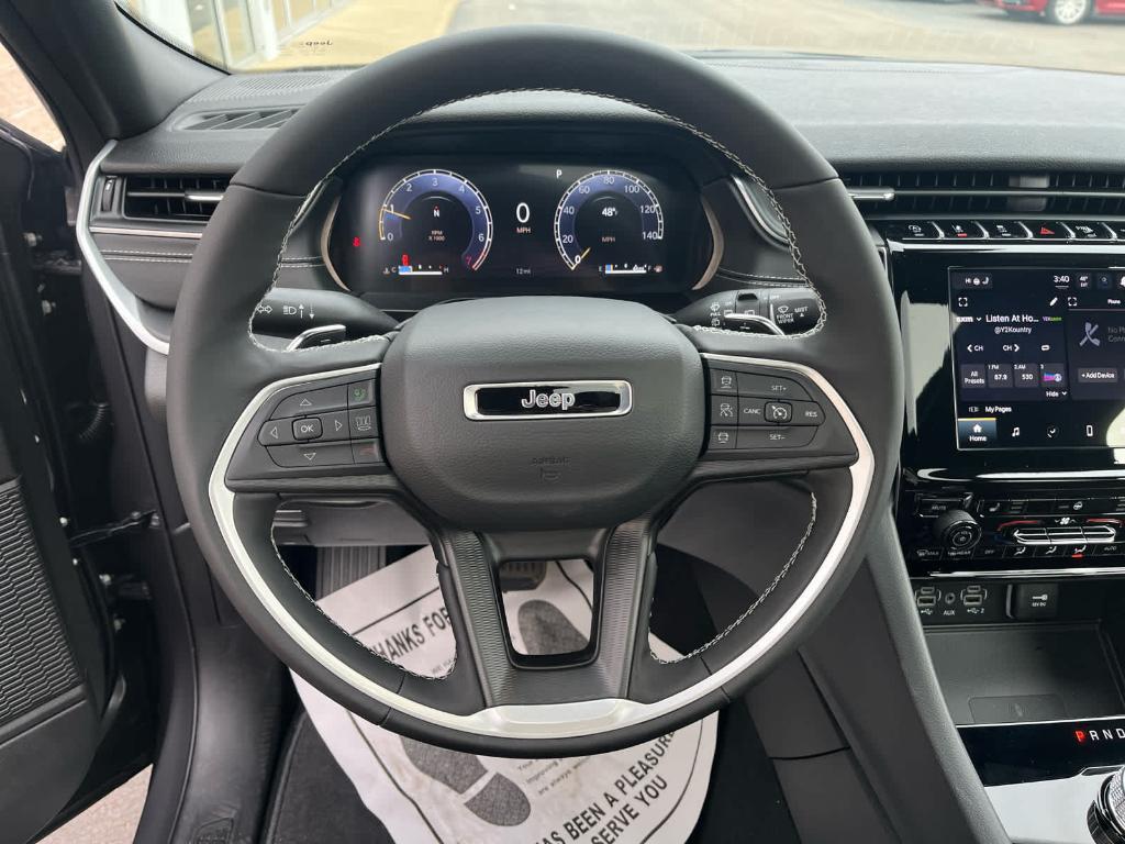 new 2025 Jeep Grand Cherokee car, priced at $42,330