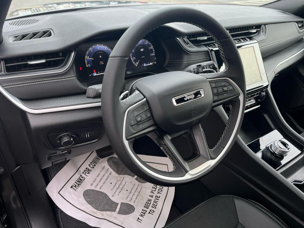 new 2025 Jeep Grand Cherokee car, priced at $42,330