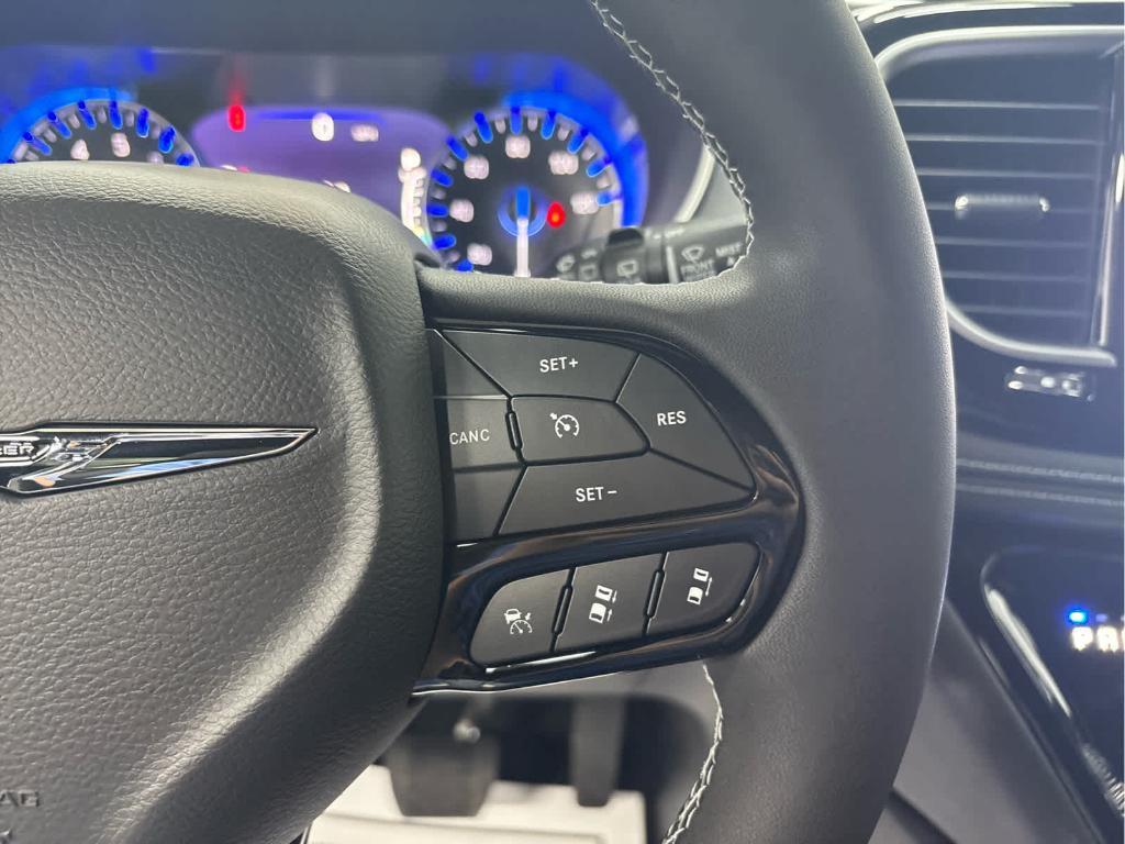 new 2025 Chrysler Pacifica car, priced at $52,457