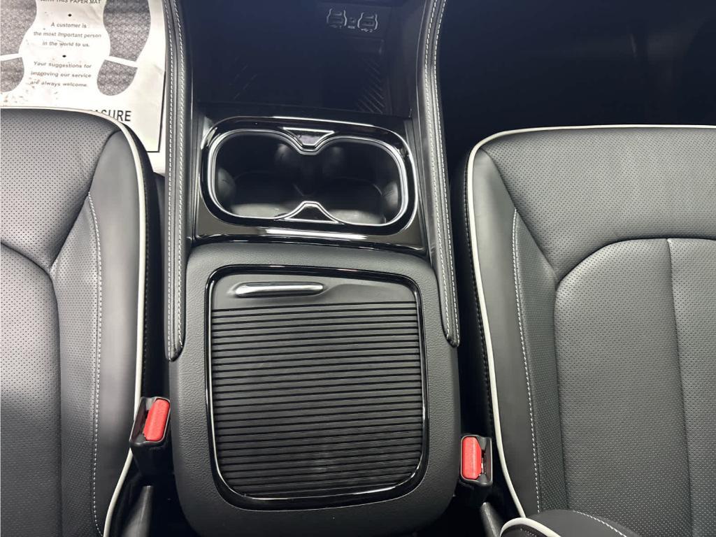 new 2025 Chrysler Pacifica car, priced at $52,457