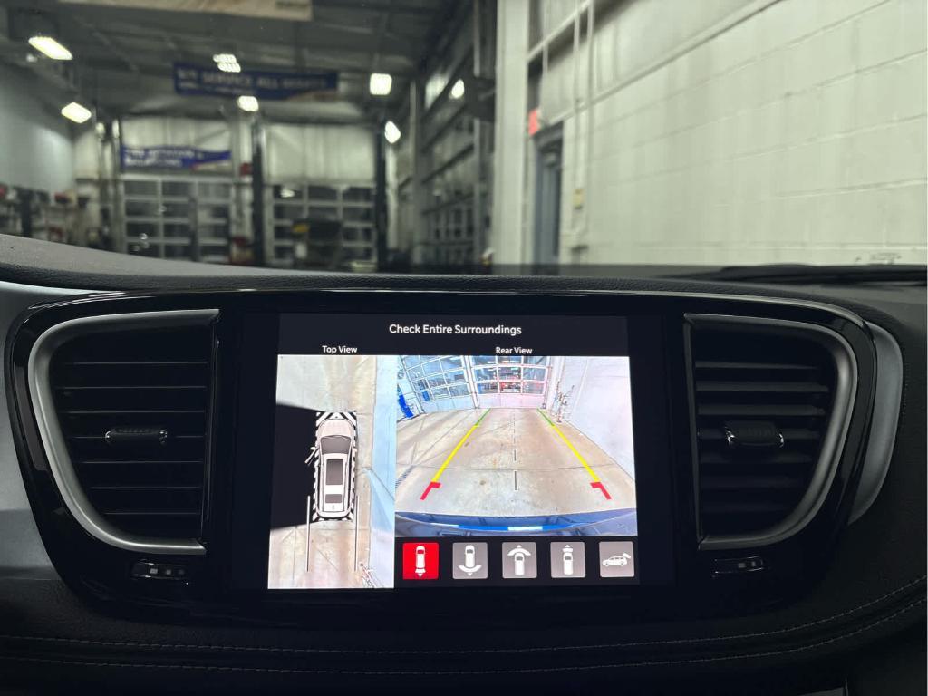 new 2025 Chrysler Pacifica car, priced at $52,457