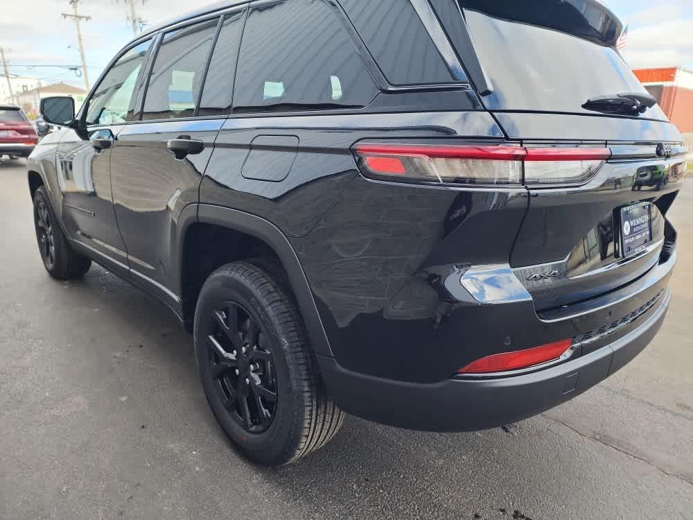 new 2025 Jeep Grand Cherokee car, priced at $44,030