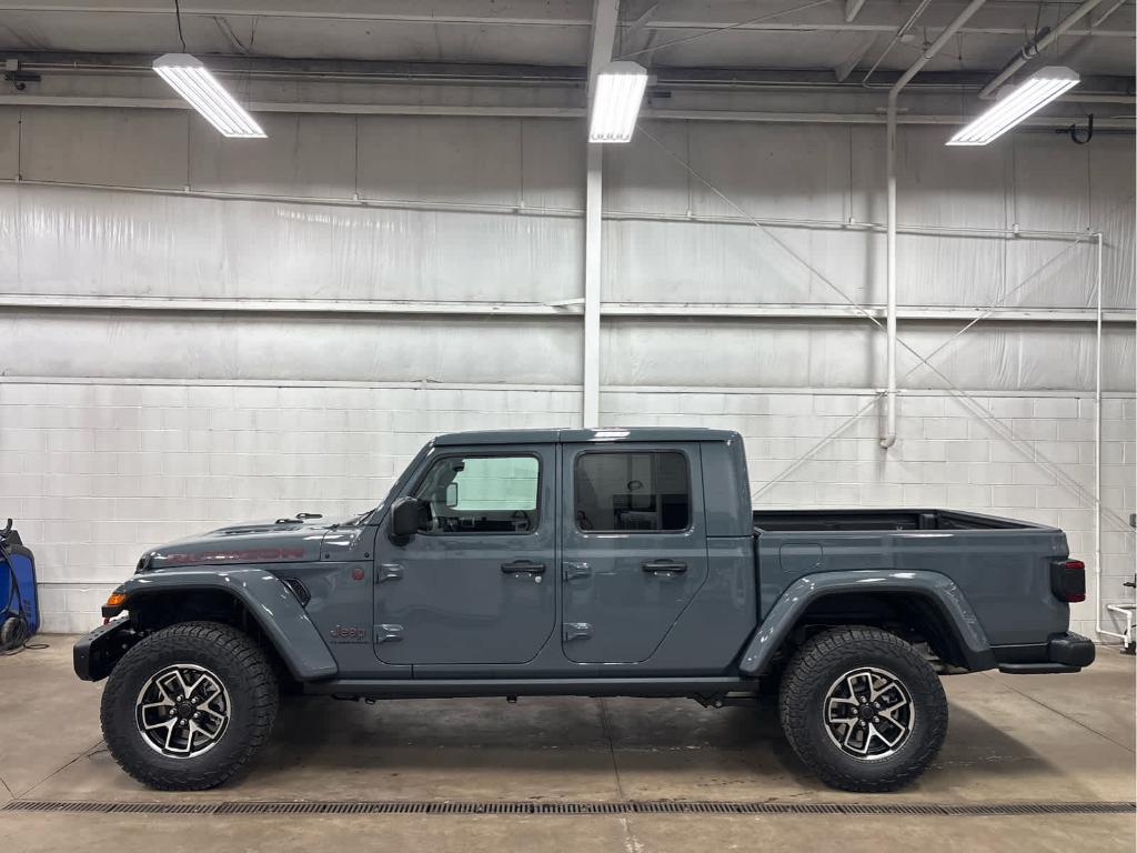 new 2025 Jeep Gladiator car, priced at $57,028