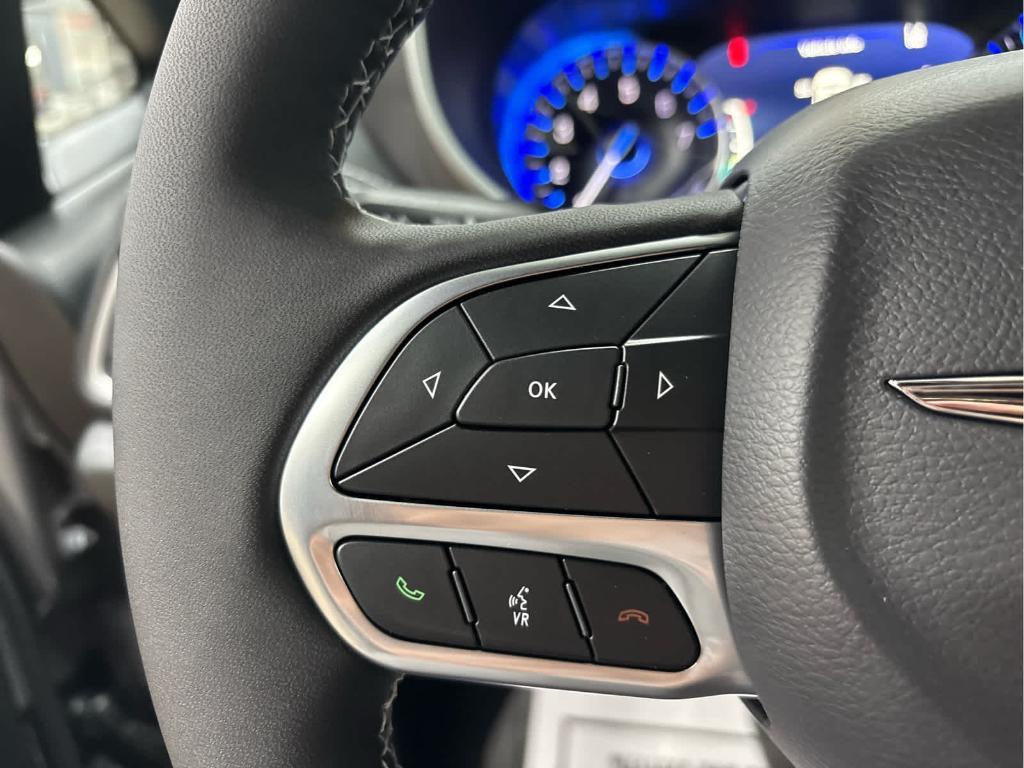 new 2025 Chrysler Pacifica car, priced at $42,019