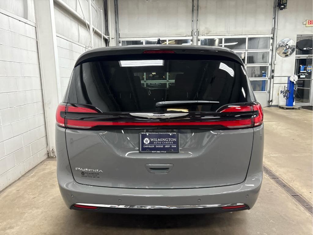 new 2025 Chrysler Pacifica car, priced at $42,019