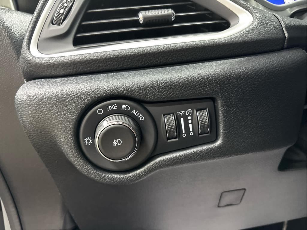 new 2025 Chrysler Pacifica car, priced at $42,019