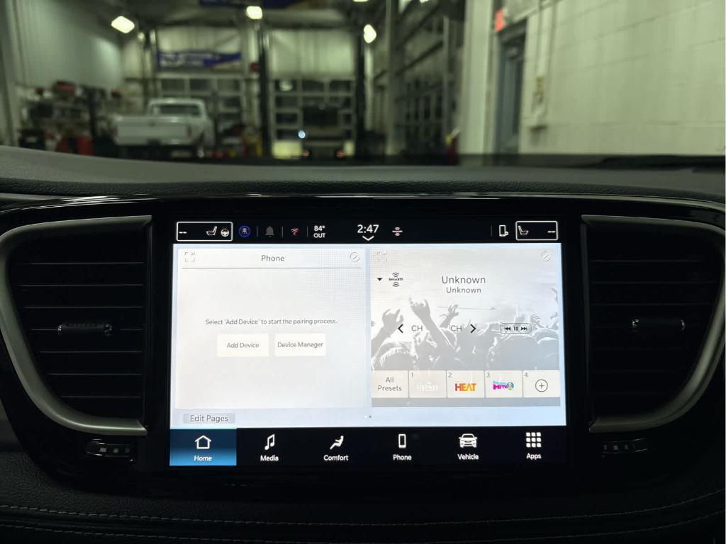 new 2025 Chrysler Pacifica car, priced at $42,019