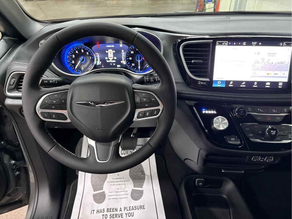 new 2025 Chrysler Pacifica car, priced at $42,019