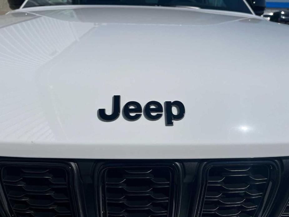 new 2024 Jeep Grand Cherokee car, priced at $41,995