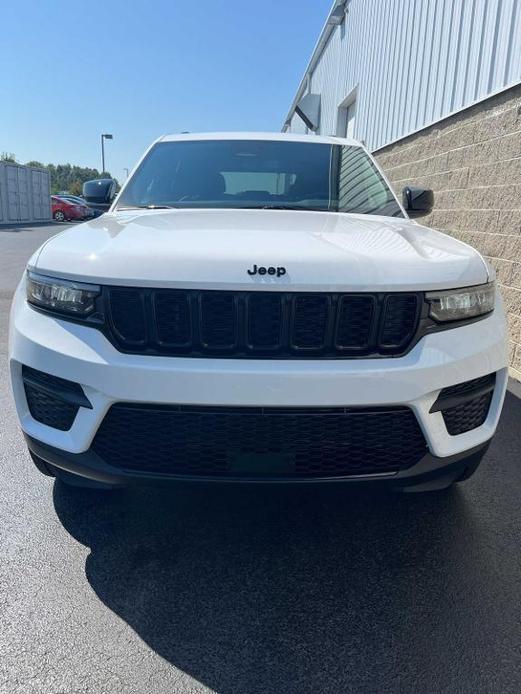 new 2024 Jeep Grand Cherokee car, priced at $41,495