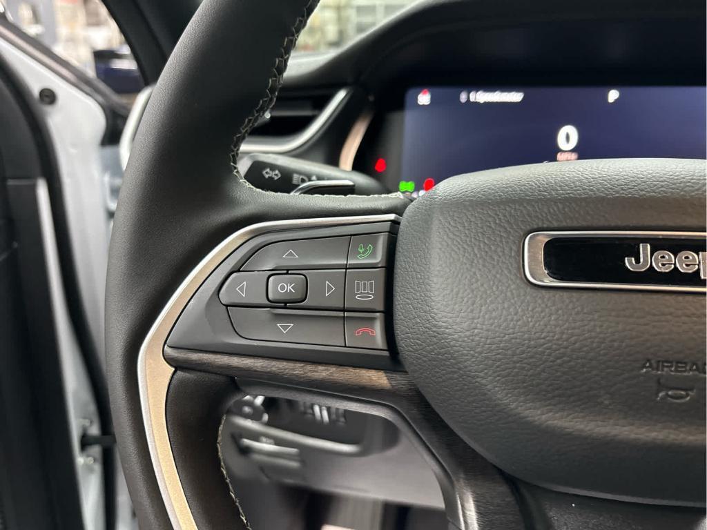 new 2025 Jeep Grand Cherokee car, priced at $50,390