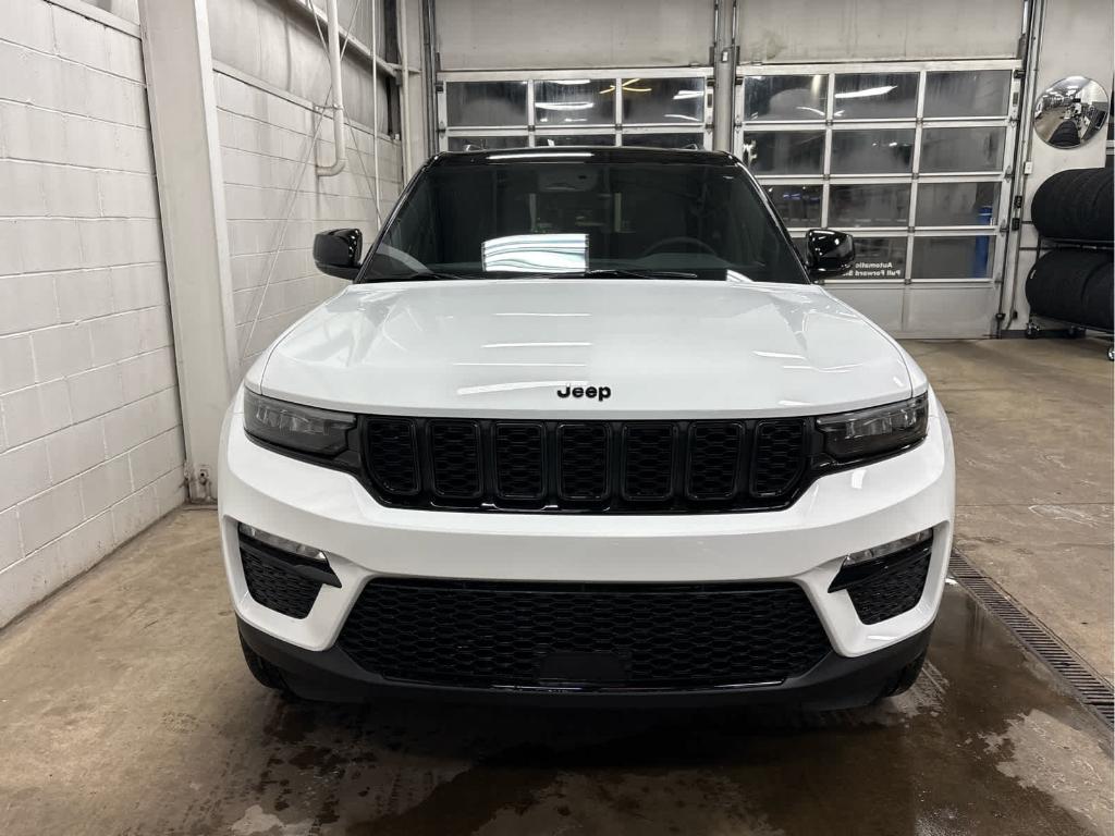 new 2025 Jeep Grand Cherokee car, priced at $50,390