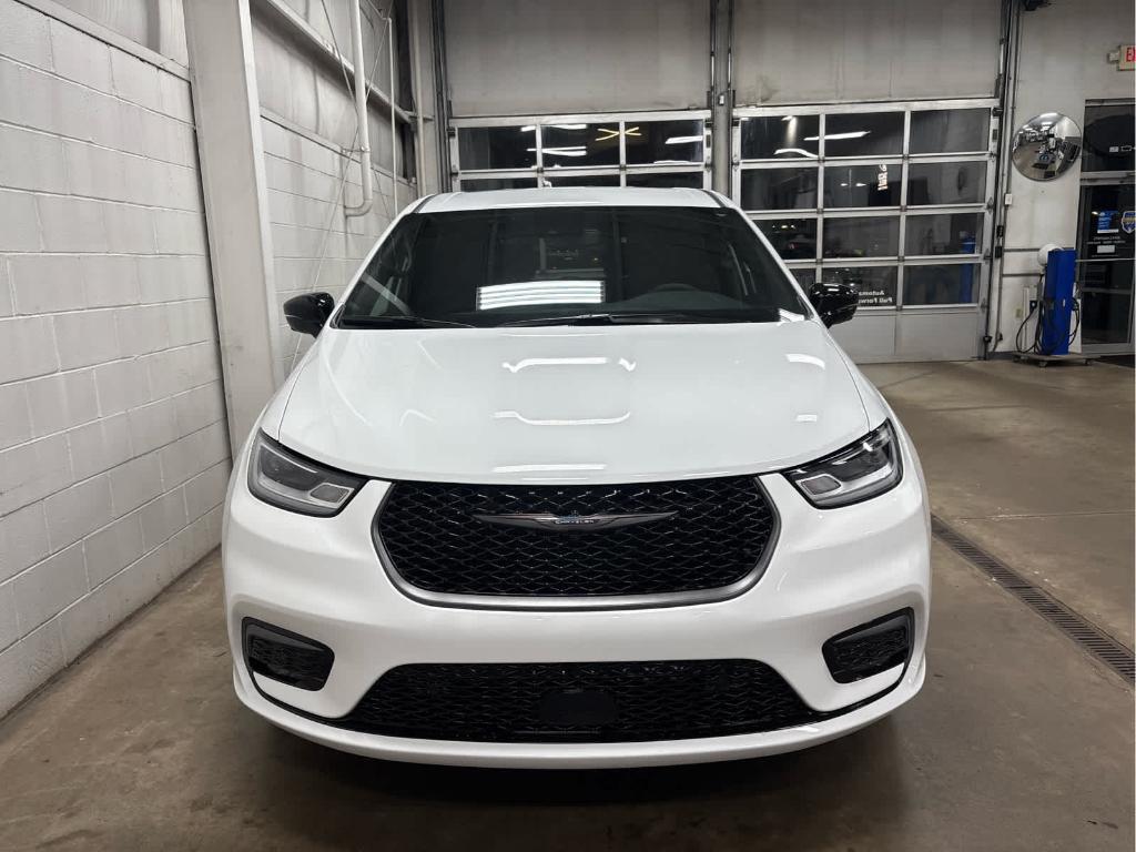 new 2026 Chrysler Pacifica car, priced at $41,300