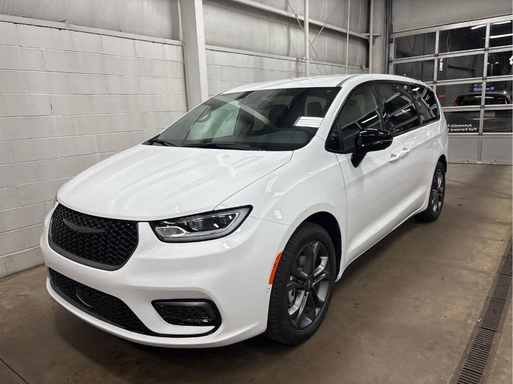 new 2026 Chrysler Pacifica car, priced at $41,300