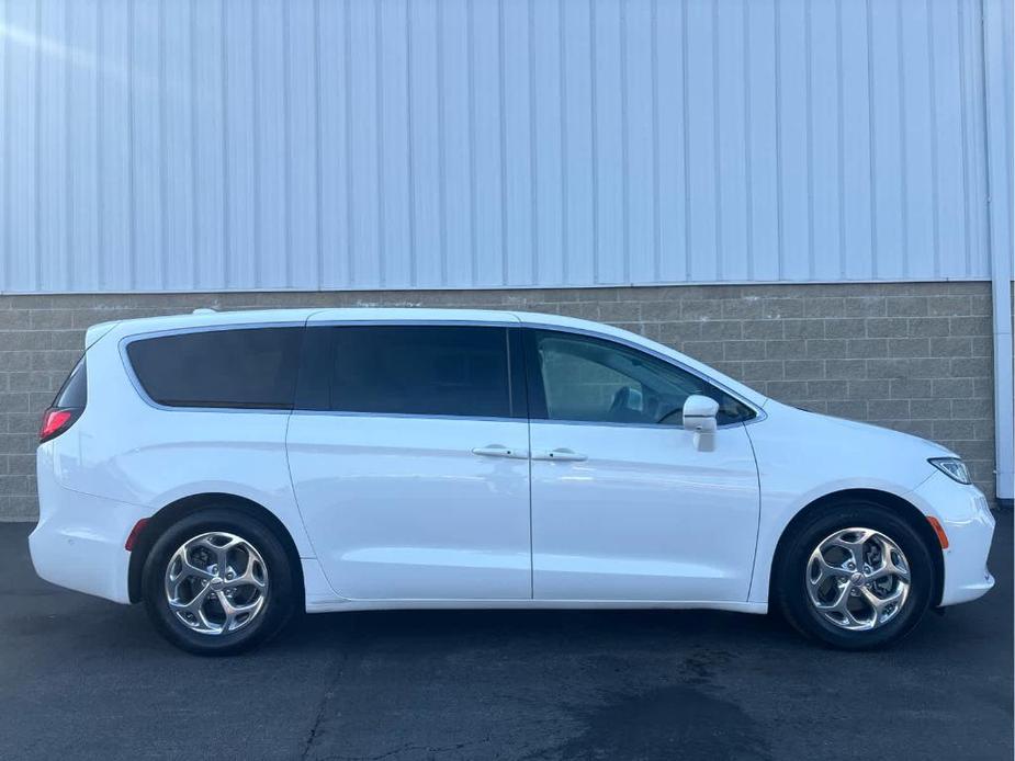 used 2022 Chrysler Pacifica Hybrid car, priced at $25,500