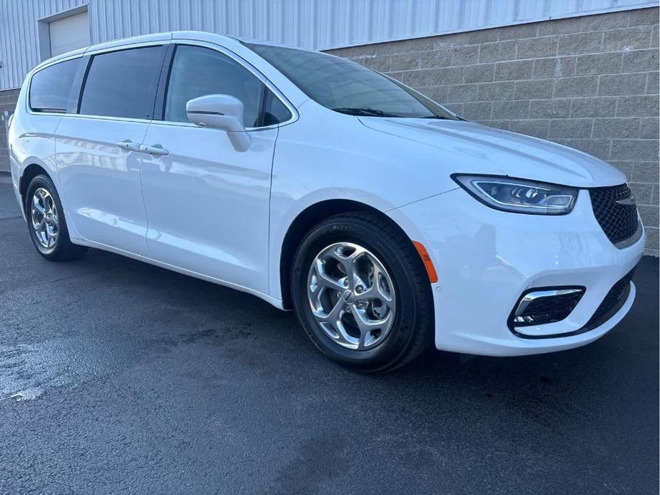 used 2022 Chrysler Pacifica Hybrid car, priced at $25,500