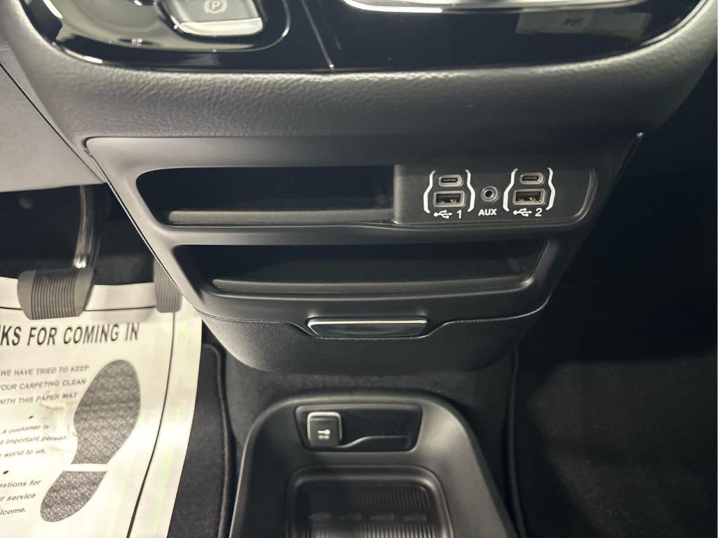 new 2025 Chrysler Pacifica car, priced at $42,019