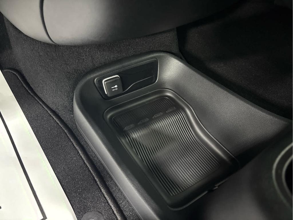 new 2025 Chrysler Pacifica car, priced at $42,019